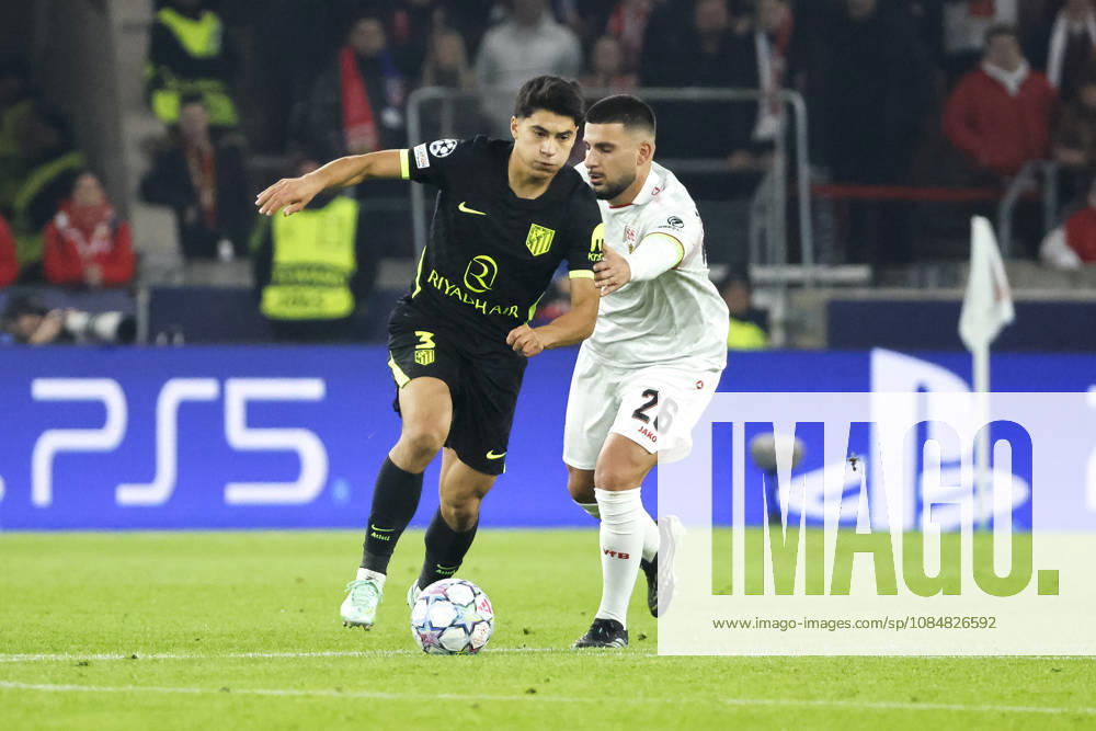 Obed Vargas (Atlético Madrid), 03, and Deniz Undav (VfB Stuttgart), 26, battling for the ball; Germany, soccer, UEFA Champions League, Matchday 3, 2026–2027, VfB Stuttgart vs. Atlético Madrid, October 20, 2026, Stuttgart Arena, Stuttgart, Germany