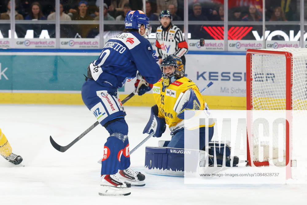 Swiss Life Arena, Zurich, SWITZERLAND, 2026–2027 Season, Men s Ice Hockey National League, ZSC Lions vs. HC Davos, Sven Andrighetto of the ZSC Lions in front of HC Davos goaltender Sandro Aeschlimann