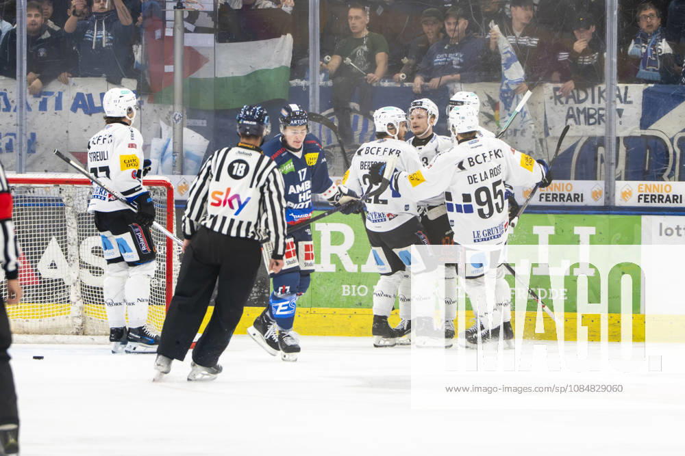 QUINTO, SWITZERLAND, OCTOBER 20: Fribourg Gotteron celebrates a goal during the game between HC Ambri Piotta and Fribourg Gotteron at the Gottardo Arena on October 20, 2026, in Quinto, Switzerland (Quinto, Ticino, Switzerland)