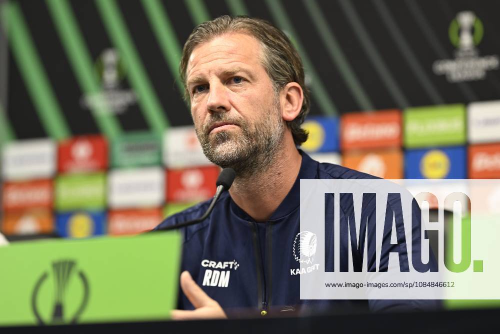 SC Braga v KAA Gent - UEFA Conference League Media Activities 21 10 2026 BRAGA, PORTUGAL - OCTOBER 21 : De Mil Rik head coach of KAA Gent speaking with the media during a pre-match press conference, PK, Pressekonferenz ahead of the UEFA Conference League 2026 27 League Phase matchday 2 match between SC Braga and KAA Gent on October 21, 2026 in Braga, Portugal, 21 10 2026 Braga Portugal