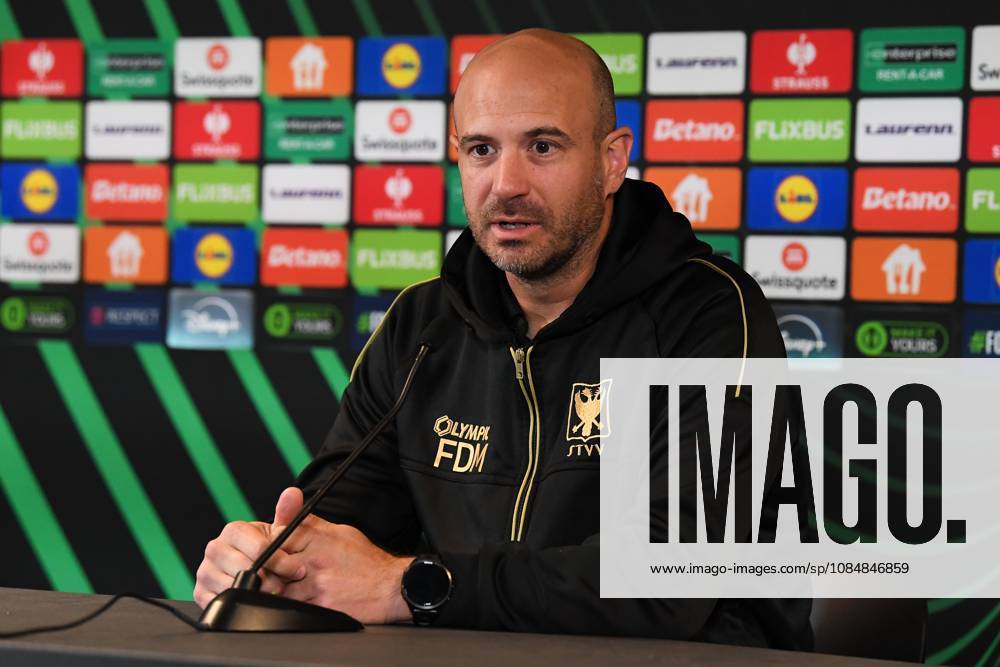 STVV s head coach Frederic De Meyer pictured during a press conference, PK, Pressekonferenz of Belgian soccer team Sint-Truidense VV, Wednesday 21 October 2026 in Herning, Denmark, in preparation of tomorrow s game against Danish FC Midtjylland on the second day of the UEFA Conference League league phase. JILLxDELSAUX x190514509x