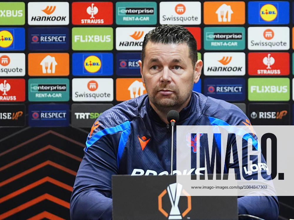 Ahead of Besiktas v Crystal Palace - UEFA Europa League ISTANBUL, TURKIYE - OCTOBER 21: Pierre Sage, head coach of Crystal Palace attends a press conference, PK, Pressekonferenz at Tupras Stadium ahead of UEFA Europa League football match against Besiktas in Istanbul, Turkiye on October 21, 2026. Esra Bilgin Anadolu Istanbul Turkey. Editorial use only. Please get in touch for any other usage.