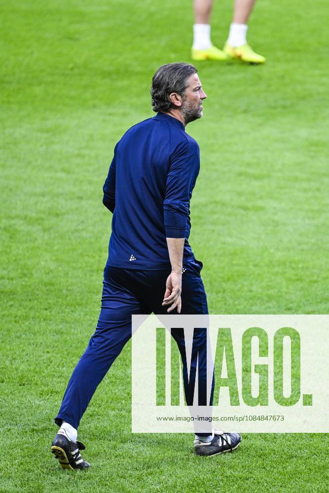 Rik De Mil, head coach of KAA Gent pictured during a training session of Belgian soccer team KAA Gent, Wednesday 21 October 2026 in Braga, Portugal. The team is preparing for the second match of the UEFA Conference League league phase against Portuguese SC Braga tomorrow. TOM GOYVAERTS TomxGoyvaerts x190519733x