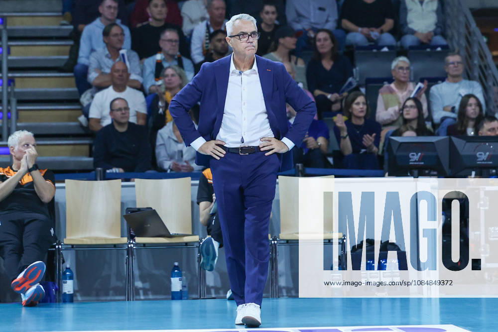 BR Volleys vs. FT 1844 Freiburg, Volleyball Bundesliga (BBL) Matchday 1, Max Schmeling Halle, Head Coach Andrea Anastasi, BR Volleys Berlin, Berlin, Germany