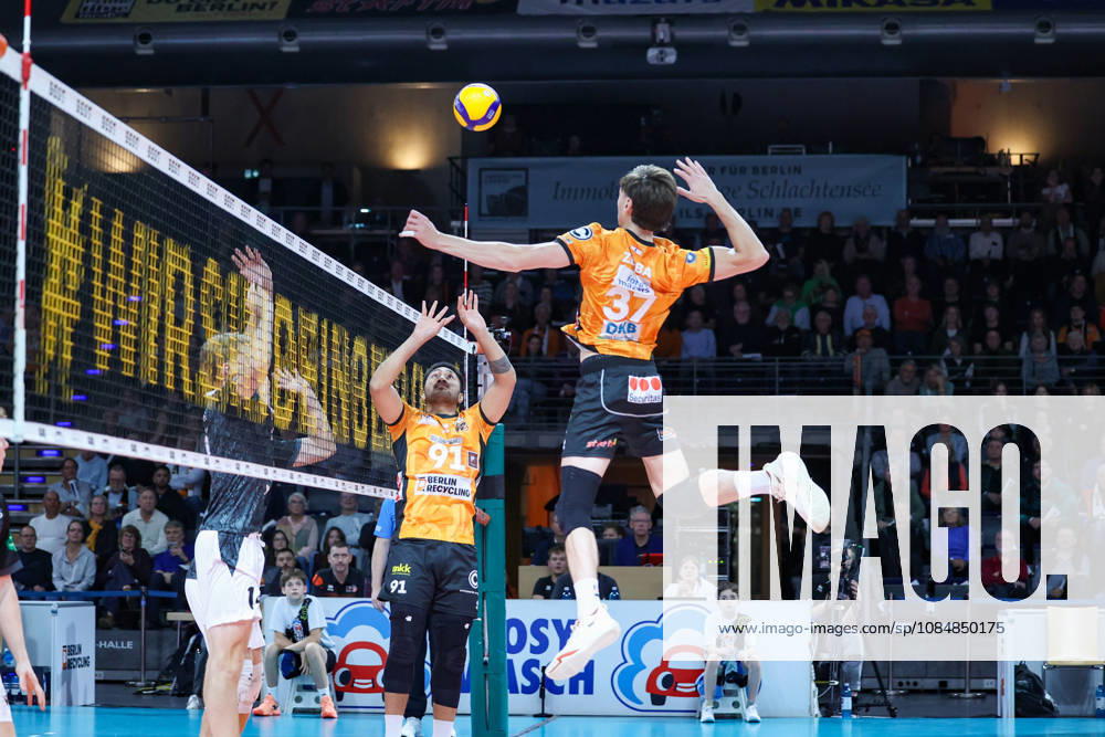 BR Volleys vs. FT 1844 Freiburg, Volleyball Bundesliga (BBL) Matchday 1, Max Schmeling Halle; Nicolas Zerba of BR Volleys, 37, goes for a spike against Berlin, Berlin, Germany