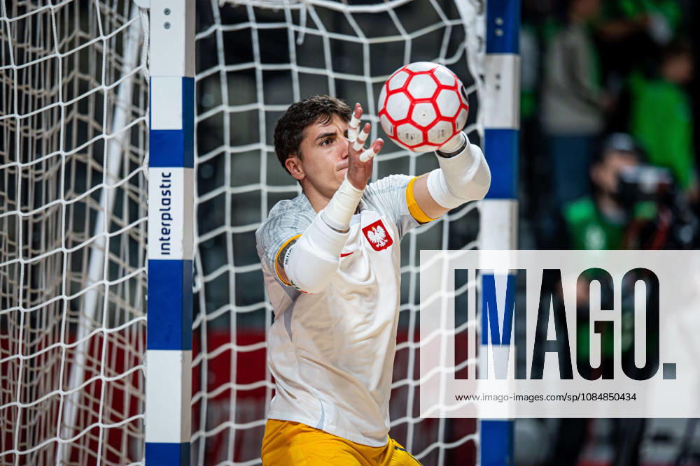 GORZOW, ARENA GORZOW, FUTSAL, ELIMINACJE MISTRZOSTW SWIATA (FIFA FUTSAL WORLD CUP 2028 QUALIFICATION), MECZ POLSKA - BOSNIA I HERZEGOWINA (POLAND - BOSNIA AND HERZEGOVINA) NZ rozgrzewka reprezentacji polski FOTO LUKASZ SKWIOT CYFRASPORT NEWSPIX.PL --- Newspix.pl 20261021CSLS00015
