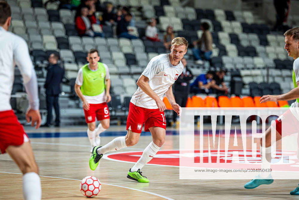GORZOW, ARENA GORZOW, FUTSAL, ELIMINACJE MISTRZOSTW SWIATA (FIFA FUTSAL WORLD CUP 2028 QUALIFICATION), MECZ POLSKA - BOSNIA I HERZEGOWINA (POLAND - BOSNIA AND HERZEGOVINA) NZ rozgrzewka reprezentacji polski FOTO LUKASZ SKWIOT CYFRASPORT NEWSPIX.PL --- Newspix.pl 20261021CSLS00020