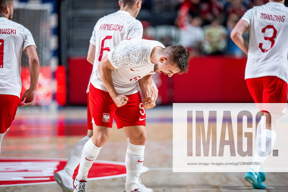 GORZOW, ARENA GORZOW, FUTSAL, ELIMINACJE MISTRZOSTW SWIATA (FIFA FUTSAL WORLD CUP 2028 QUALIFICATION), MECZ POLSKA - BOSNIA I HERZEGOWINA (POLAND - BOSNIA AND HERZEGOVINA) NZ KACPER SENDLEWSKI BRAMKA RADOSC GOL GOAL FOTO LUKASZ SKWIOT CYFRASPORT NEWSPIX.PL --- Newspix.pl 20261021CSLS00105