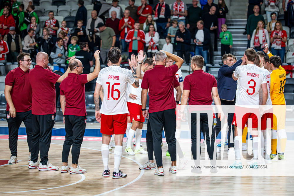 GORZOW, ARENA GORZOW, FUTSAL, ELIMINACJE MISTRZOSTW SWIATA (FIFA FUTSAL WORLD CUP 2028 QUALIFICATION), MECZ POLSKA - BOSNIA I HERZEGOWINA (POLAND - BOSNIA AND HERZEGOVINA) NZ radosc po zwyciestwie FOTO LUKASZ SKWIOT CYFRASPORT NEWSPIX.PL --- Newspix.pl 20261021CSLS00157