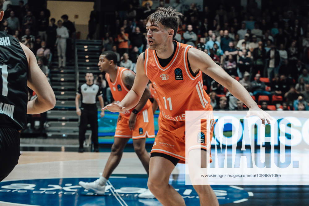 Game Day 4 of the Basketball Eurocup: Niners Chemnitz vs. Slask Wroclaw, October 21, 2026, starting at 7:00 p.m., Chemnitz, Chemnitz Arena. Pictured: No. 11 Elias Rödl. Game Day 4 of the Basketball Eurocup: Niners Chemnitz vs. Slask Wroclaw, Chemnitz, Saxony, Germany