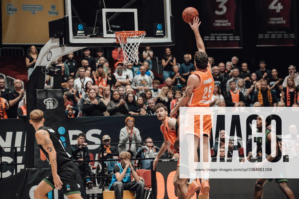 Game Day 4 of the Basketball Eurocup: Niners Chemnitz vs. Slask Wroclaw, October 21, 2026, starting at 7:00 p.m., Chemnitz, Chemnitz Arena. Pictured: No. 25 Ben Burnham. Game Day 4 of the Basketball Eurocup: Niners Chemnitz vs. Slask Wroclaw, Chemnitz, Saxony, Germany