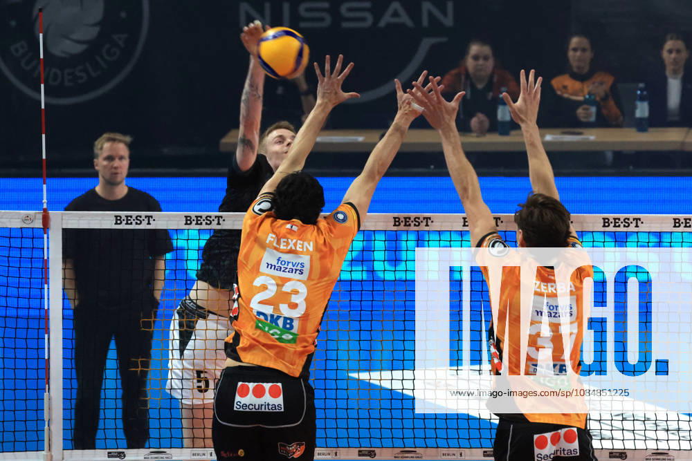 Germany, GER, DEU, Volleyball 1st Bundesliga, Day 1, 2026–2027 Season, Berlin, BR Volleys vs. FT Freiburg Nolan Flexen (BR Volleys 23), Nicolás Zerba (BR Volleys 37), Bredan Mills (FT 1844 Freiburg 5), nordphoto GmbH, Engler Berlin, Max Schmeling Hall, Berlin, Germany