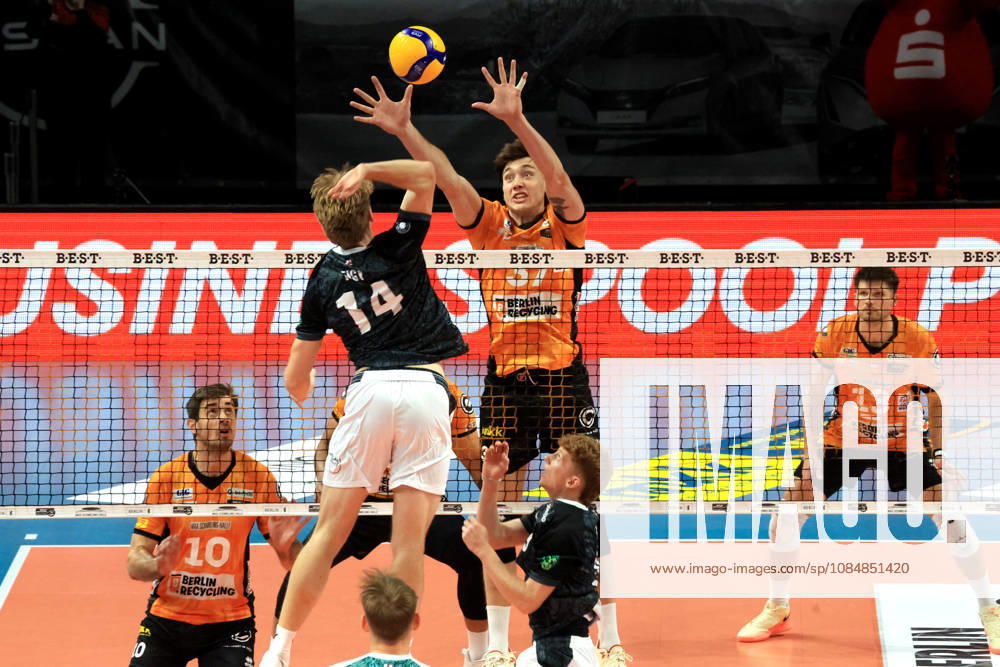 Germany, GER, DEU, Volleyball 1st Bundesliga, Day 1, 2026–2027 Season, Berlin, BR Volleys vs. FT Freiburg, Nicolás Zerba (BR Volleys 37), Charles Figy (FT 1844 Freiburg 14), nordphoto GmbH, Engler, Berlin, Max Schmeling Hall, Berlin, Germany