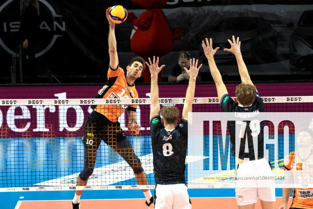Germany, GER, DEU, Volleyball 1st Bundesliga, Day 1, 2026–2027 Season, Berlin, BR Volleys vs. FT Freiburg; Daniel Malescha (BR Volleys) 10, Anton Jung (FT 1844 Freiburg) 18, 44; 8, Lindemann (FT 1844 Freiburg) 79; nordphoto GmbH; Engler Berlin; Max Schmeling Halle, Berlin, Germany