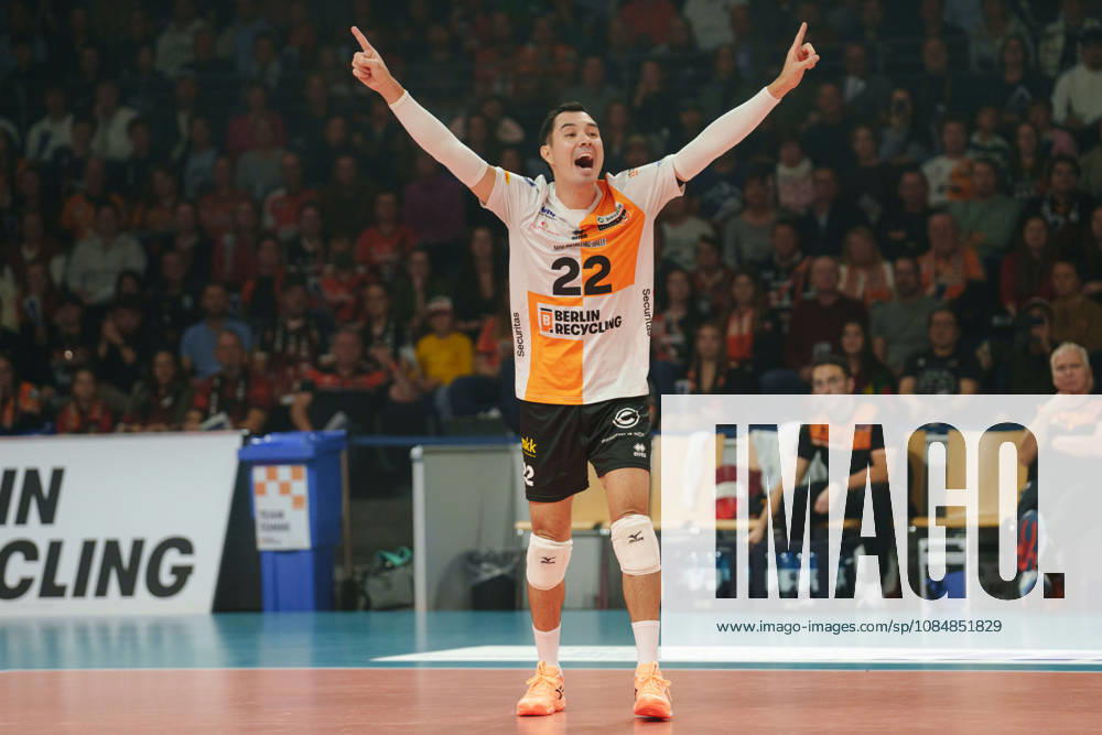 1 Men s Volleyball Bundesliga, Matchday 1: BERLIN RECYCLING Volleys vs. FT 1844 Freiburg, Erik Shoji. BERLIN RECYCLING Volleys, 22, celebrate on October 21, 2026, at the Max Schmeling Halle, Berlin, Germany.