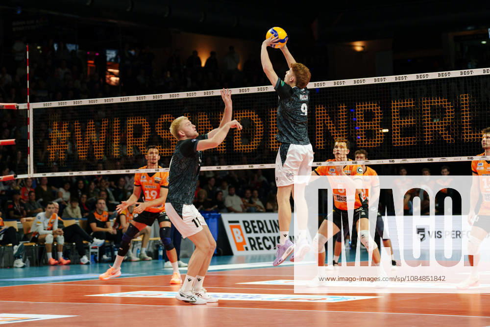 1 Men s Volleyball Bundesliga, Matchday 1: BERLIN RECYCLING Volleys vs. FT 1844 Freiburg; Fabian Hosch (FT 1844 Freiburg), setter, on October 21, 2026, at the Max Schmeling Halle, Berlin, Germany