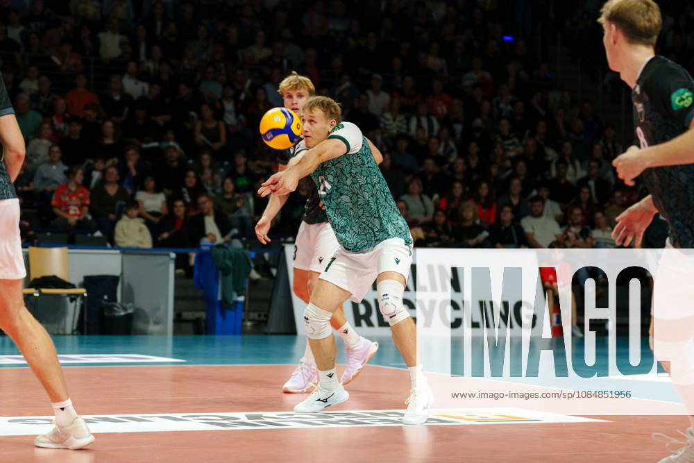 1 Men s Volleyball Bundesliga, Matchday 1: BERLIN RECYCLING Volleys vs. FT 1844 Freiburg; Jonas Peter of FT 1844 Freiburg, age 21, receiving the serve on October 21, 2026, at the Max Schmeling Halle, Berlin, Germany