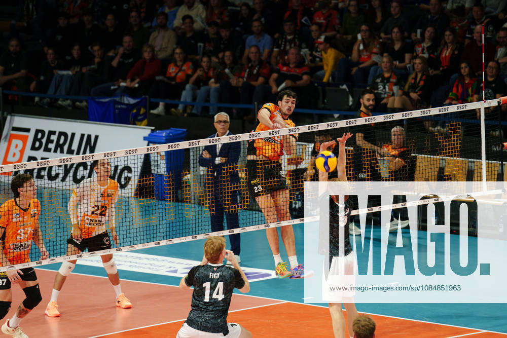 1 Men s Volleyball Bundesliga, Matchday 1: BERLIN RECYCLING Volleys vs. FT 1844 Freiburg, Nolan Flexen, BERLIN RECYCLING Volleys, 23 on the attack on October 21, 2026, at the Max Schmeling Halle, Berlin, Germany