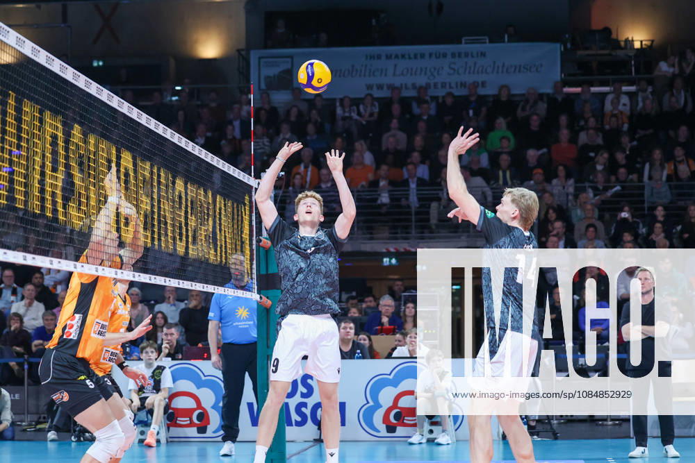BR Volleys vs. FT 1844 Freiburg, Volleyball Bundesliga (BBL) Matchday 1, Max Schmeling Halle; Fabian Hosch (FT 1844 Freiburg, 09) and Charles Figy (FT 1844 Freiburg, 14) play together in Berlin, Germany