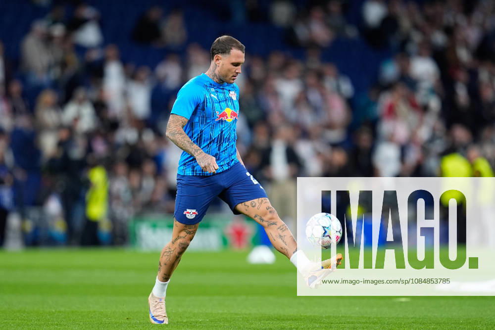 David Raum of RB Leipzig warms up during the UEFA Champions League 2026 27 League Phase MD3 match between Real Madrid CF and RB Leipzig at Bernabeu stadium on October 21, 2026, in Madrid, Spain. Madrid Spain - ZUMAa181 20261021_zaa_a181_046