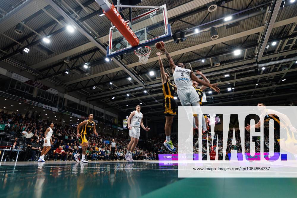 Terrell Harris of the Gladiators Trier goes head-to-head with Benedict Turudic of KK Croatia Split; Action: Vet Concept Gladiators Trier vs. KK Split, Basketball, FIBA Europe Cup, Matchday 3, 2026–2027 Season, October 21, 2026, Vet Concept Gladiators Trier vs. KK Split, Basketball, FIBA Europe Cup, Matchday 3, 2026–2027 Season