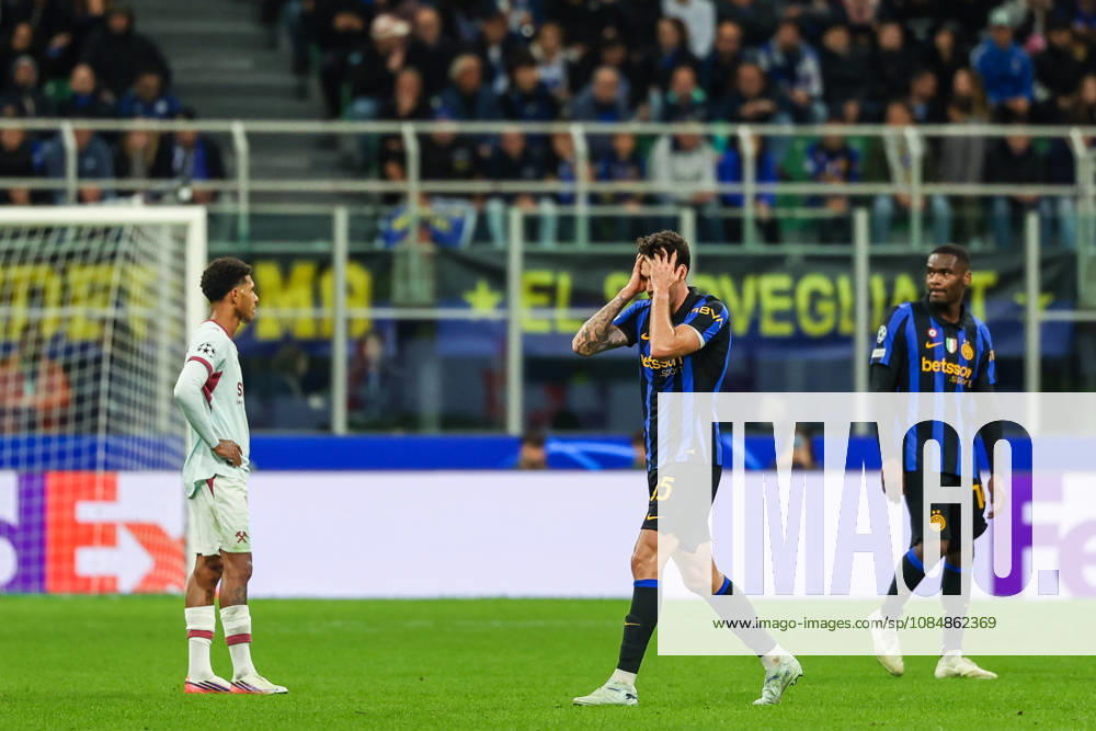 Alessandro Bastoni of FC Internazionale leaves the pitch after red card during UEFA Champions League 2026 27 League Phase - Matchday 3 football match between FC Internazionale and FC Shakhtar Donetsk. Italy