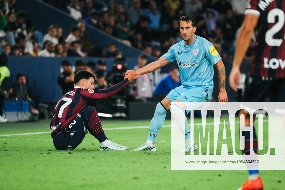 ESP LaLiga EA Sports UD Levante vs. Athletic Club Paco Cortes of Levante and Alejandro Berenguer Remiro of Athletic during the LaLiga EA Sports match between UD Levante and Athletic Club Bilbao, played at the Ciudad de Valencia Stadium in Valencia on October 21, 2026, in Valencia, Spain. Soccer