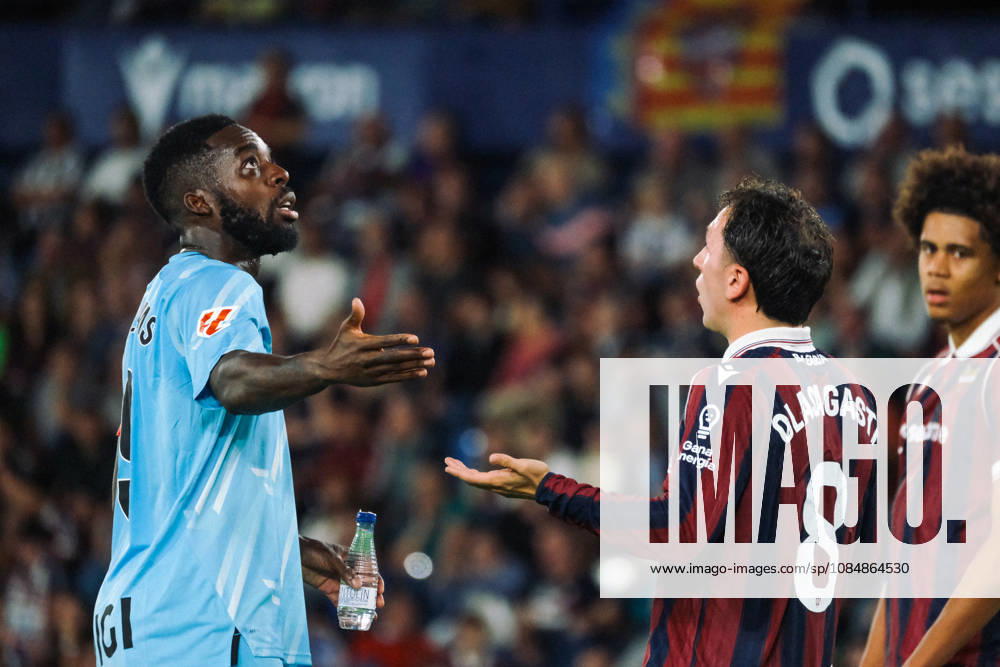 ESP LaLiga EA Sports UD Levante vs. Athletic Club: Inaki Williams of Athletic and Jon Ander Olasagasti of Levante during the LaLiga EA Sports match between UD Levante and Athletic Club Bilbao, played at the Ciudad de Valencia Stadium in Valencia on October 21, 2026, in Valencia, Spain. Soccer