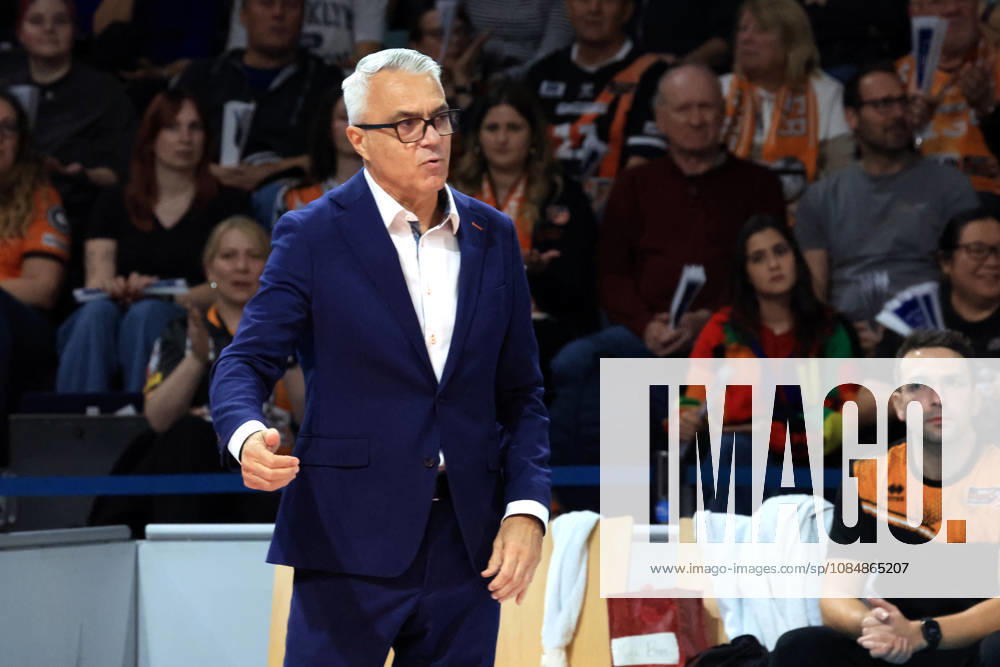Germany, GER, DEU, Volleyball 1st Bundesliga, Day 1, 2026–2027 Season, Berlin, BR Volleys vs. FT Freiburg Coach Andrea Anastasi BR Volleys nordphoto GmbH Engler Berlin Max Schmeling Halle Berlin Germany