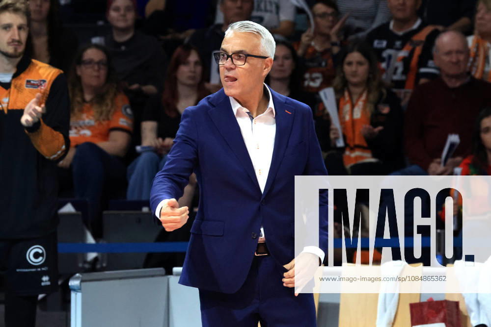 Germany, GER, DEU, Volleyball 1st Bundesliga, Day 1, 2026–2027 Season, Berlin, BR Volleys vs. FT Freiburg Coach Andrea Anastasi BR Volleys nordphoto GmbH Engler Berlin Max Schmeling Halle Berlin Germany