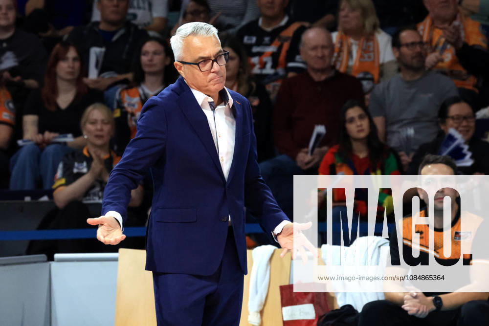 Germany, GER, DEU, Volleyball 1st Bundesliga, Day 1, 2026–2027 Season, Berlin, BR Volleys vs. FT Freiburg Coach Andrea Anastasi BR Volleys nordphoto GmbH Engler Berlin Max Schmeling Halle Berlin Germany