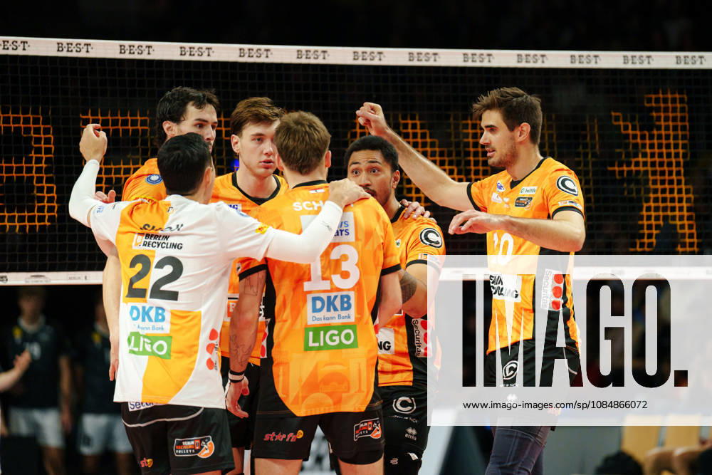 1 Men s Volleyball Bundesliga, Matchday 1: BERLIN RECYCLING Volleys vs. FT 1844 Freiburg. BR Volleys celebrate after scoring a point on October 21, 2026, at the Max Schmeling Halle in Berlin, Germany.