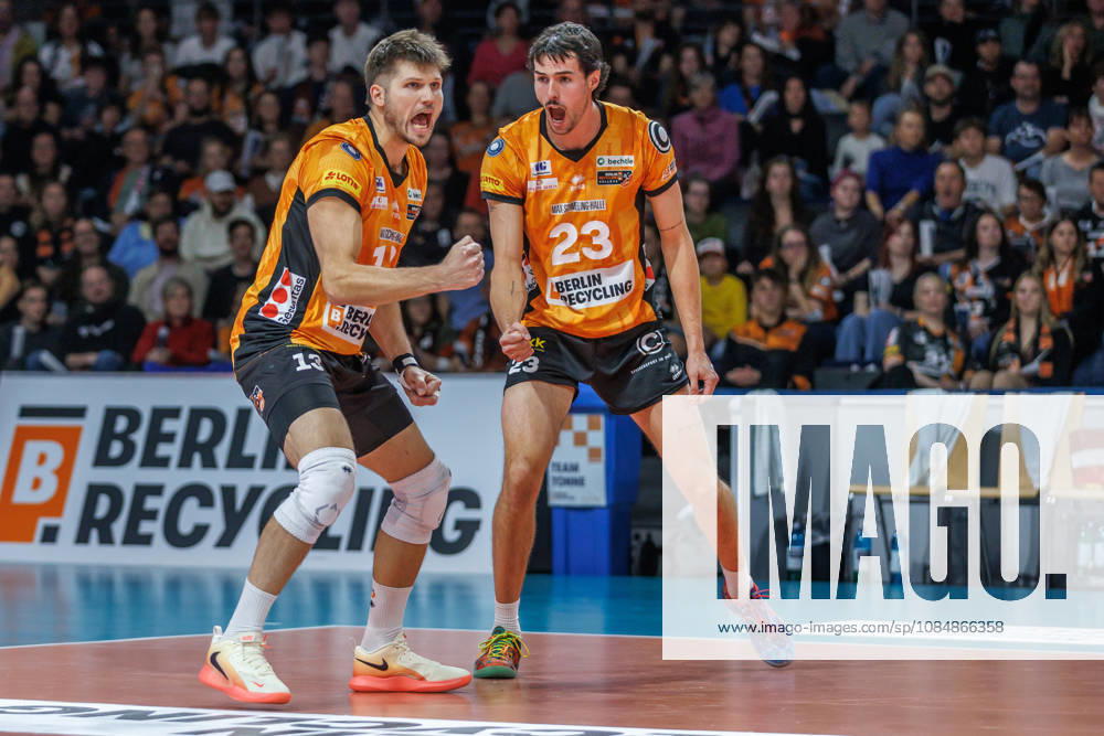 Berlin, Volleyball 1st Bundesliga, Men, Matchday 1, BR Volleys vs. VFT 1844 Freiburg, Max Schmeling Hall: Ruben Schott of BR Volleys and Nolan Flexen of BR Volleys celebrate after scoring a point against VFT 1844 Freiburg