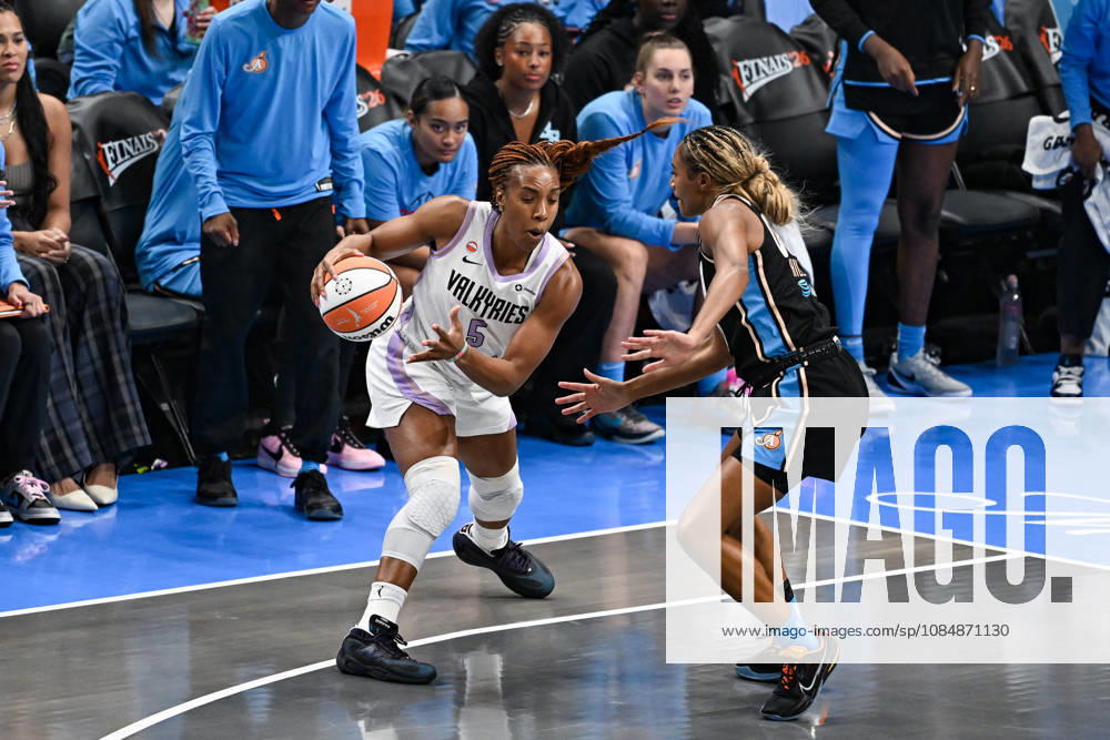 ATLANTA, GA - OCTOBER 21: Golden State forward Kayla Thornton (5) looks to drive during Game Three of the WNBA, Basketball Damen, USA finals between the Golden State Valkyries and the Atlanta Dream on October 21st, 2026 at State Farm Arena in Atlanta, GA. (Photo by Rich von Biberstein Icon Sportswire) WNBA: OCT 21 Finals Golden State Valkyries at Atlanta Dream Icon261021003