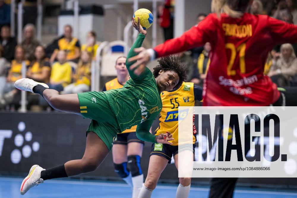 Handball, Women, International Friendly, Sweden vs. Brazil, October 22, 2022: Mariane Fernandes of Brazil during the international friendly handball match between Sweden and Brazil on October 22, 2026 in Alingsas. Photo by Christoffer Borg Mattisson, BILDBYRÅN COP 261 CB0565 handball, Swedish national handball team, Sweden, Brazil, women s national team, BBeng