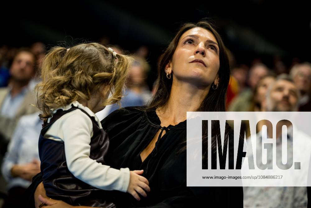 Wife and daughter of David Goffin of Belgium pictured during an award ceremony after the European Open ATP, Tennis Herren tennis tournament in Brussels, on Thursday 22 October. This year s edition of the tournament is taking place from 17 to 25 October JASPERxJACOBS x190666569x
