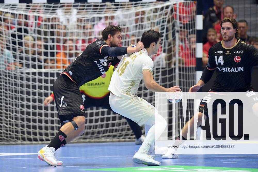 Gergoe Fazekas, Wisla Plock, 24, on the ball; Olle Forsell Schefvert, MT Melsungen, 25, L; Johannes Golla, MT Melsungen, 14, on defense; GER, MT Melsungen vs. Orlen Wisla Plock (POL), Handball, Men’s Champions League, Group Matches, 2026–2027 Season, October 22, 2026, GER, MT Melsungen vs. Orlen Wisla Plock, Men’s Champions League, Group Match, 2026–2027 Season, October 22, 2026, Kassel
