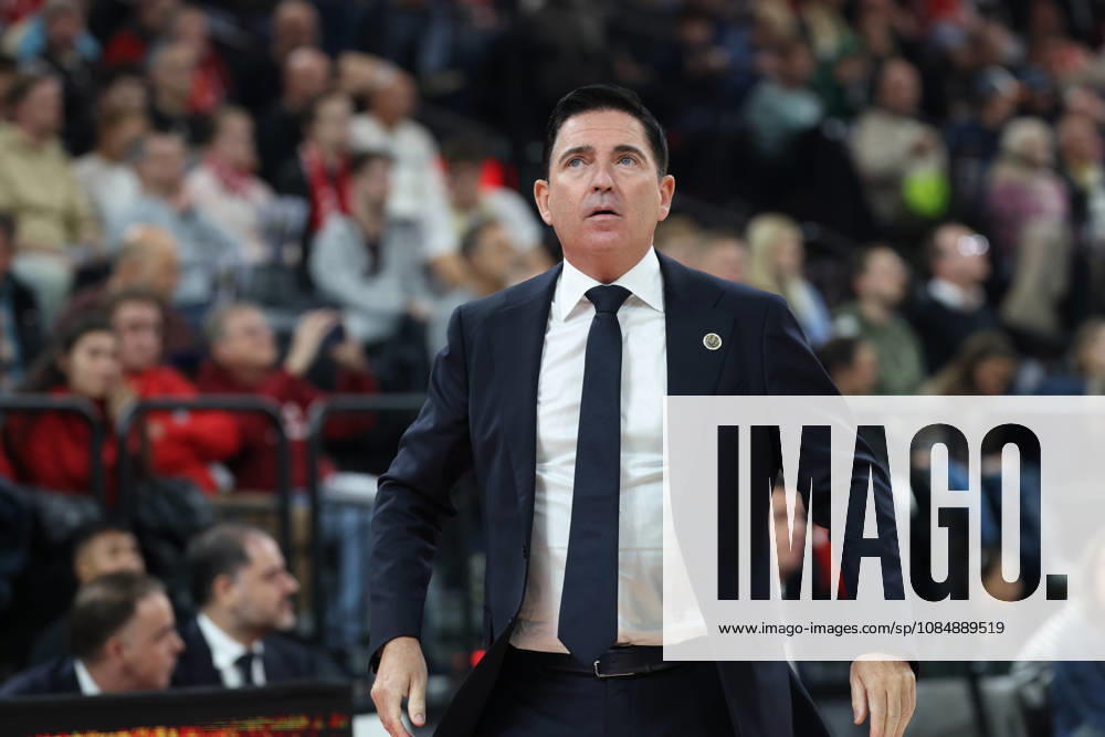 Xavi Pascual, Dubai Basketball, Head Coach, GER, FC Bayern Basketball vs. Dubai Basketball, Basketball, EuroLeague, Matchday 7, 2026–2027 Season, October 22, 2026, GER, FC Bayern Basketball vs. Dubai Basketball, Basketball, EuroLeague, Matchday 7, 2026–2027 Season, October 22, 2026, Munich
