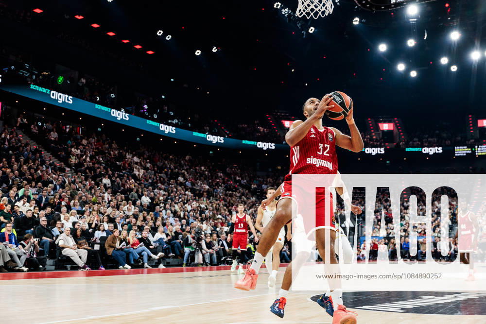 Johannes JT Thiemann (FC Bayern Muenchen, 32) controls the ball during the Turkish Airlines EuroLeague match between FC Bayern Muenchen vs. Dubai Basketball at SAP Garden on round 7 of Turkish Airlines EuroLeague on October 22, 2026 in Munich, Germany. Bavaria Germany
