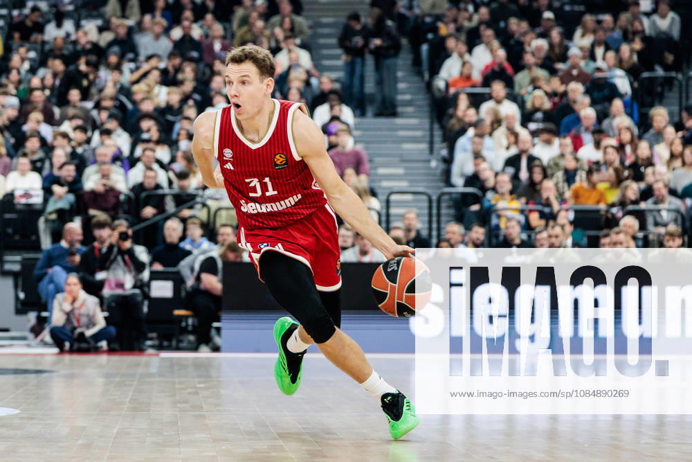 Rokas Jokubaitis (FC Bayern Muenchen, 31) controls the ball during the Turkish Airlines EuroLeague match between FC Bayern Muenchen vs. Dubai Basketball at SAP Garden on round 7 of Turkish Airlines EuroLeague on October 22, 2026 in Munich, Germany. Bavaria Germany