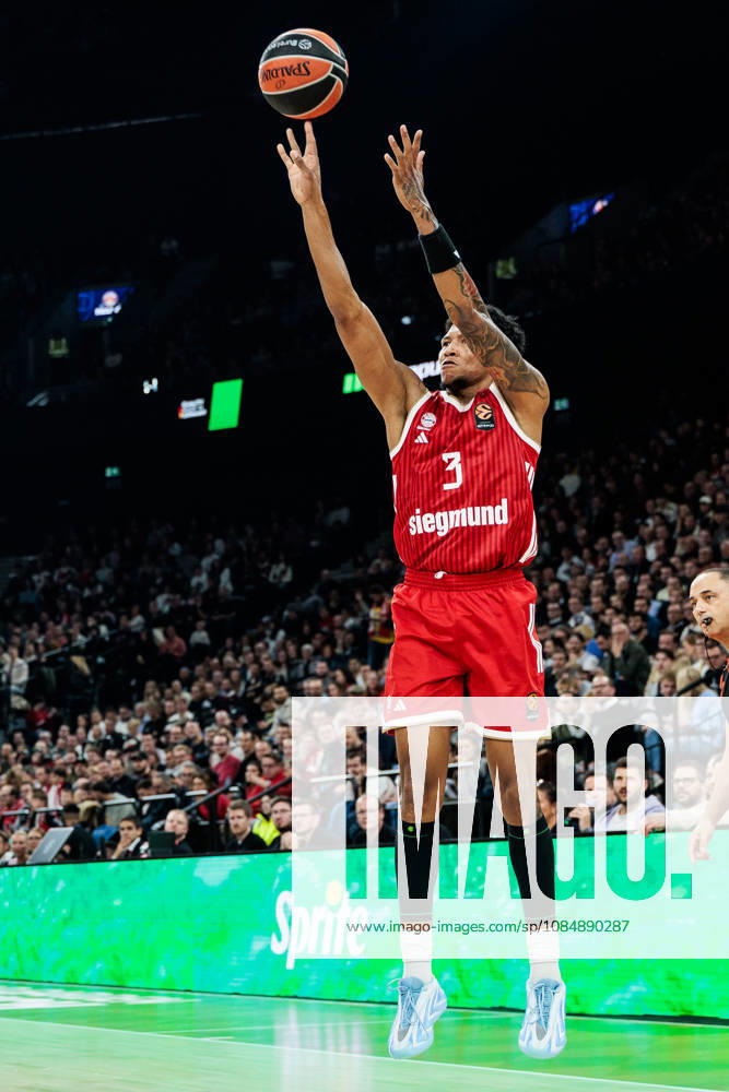 Marjon Beauchamp (FC Bayern Muenchen, 3) shooting the ball during the Turkish Airlines EuroLeague match between FC Bayern Muenchen vs. Dubai Basketball at SAP Garden on round 7 of Turkish Airlines EuroLeague on October 22, 2026 in Munich, Germany. Bavaria Germany