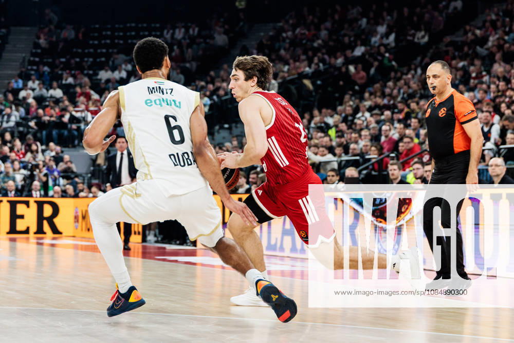 Justinian Jessup (FC Bayern Muenchen, 10) controls the ball against Davion Mintz (Dubai Basketball, 6) during the Turkish Airlines EuroLeague match between FC Bayern Muenchen vs. Dubai Basketball at SAP Garden on round 7 of Turkish Airlines EuroLeague on October 22, 2026 in Munich, Germany. Bavaria Germany