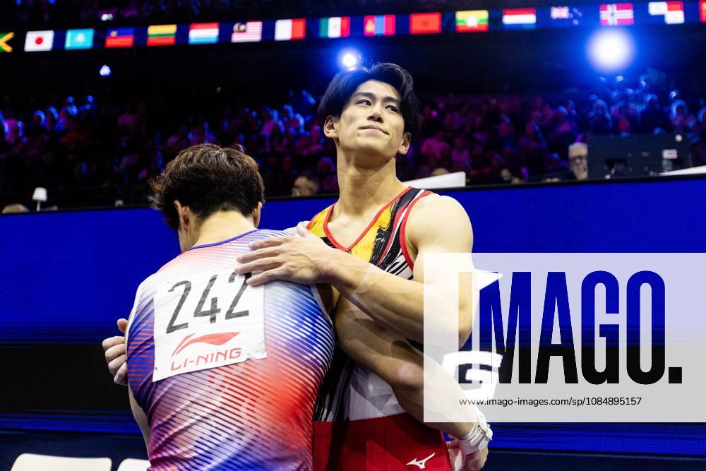 ROTTERDAM - Shinnosuke Oka (JPN), Daiki Hashimoto (JPN) (lr) react after the All-Around final at the World Gymnastics Championships in Rotterdam Ahoy. IRIS VAN DEN BROEK ANP ANPxSportx IVx 573296864 originalFilename: 573296864