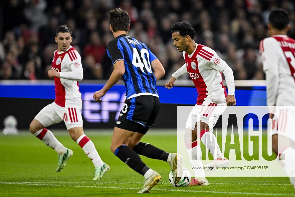AMSTERDAM - (lr) Oscar Gloukh of Ajax, Relja ObriÄ‡ of Atalanta BC and Owen Wijndal of Ajax during the UEFA Conference League match between AFC Ajax and Atalanta BC at the Johan Cruijff ArenA on 22 October 2026 in Amsterdam, the Netherlands. OLAF KRAAK ANP UEFA Conference League 2026 27 ANPxSportx IVx 573297060 originalFilename: 573297060