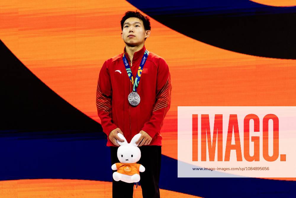 ROTTERDAM - Haonan Yang (CHN) (second) during the medal ceremony of the All-Around final at the World Gymnastics Championships in Rotterdam Ahoy. IRIS VAN DEN BROEK ANP ANPxSportx IVx 573299729 originalFilename: 573299729