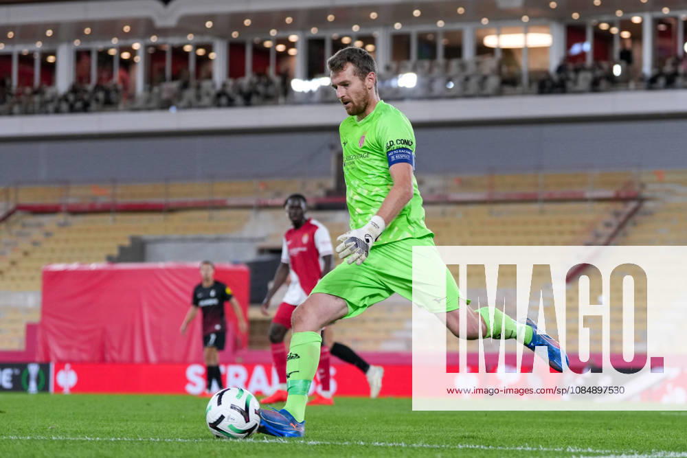Lukas Hradecky, AS Monaco, 01 on the ball, Monaco, soccer, UEFA Conference League, Matchday 2, group stage, 2026–2027, AS Monaco vs. SC Freiburg, October 22, 2026, Stade Louis II, Monaco, Monaco, Stade Louis II, Fontvieille, Monaco
