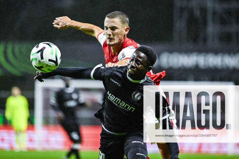 Gustaf Lagerbielke of SC Braga and El Hadji Seck of KAA Gent pictured in action during a soccer game between Portuguese SC Braga and Belgian soccer team KAA Gent, Thursday 22 October 2026 in Braga, Portugal, the second match in the UEFA Conference League league phase. TOM GOYVAERTS TomxGoyvaerts x190698817x