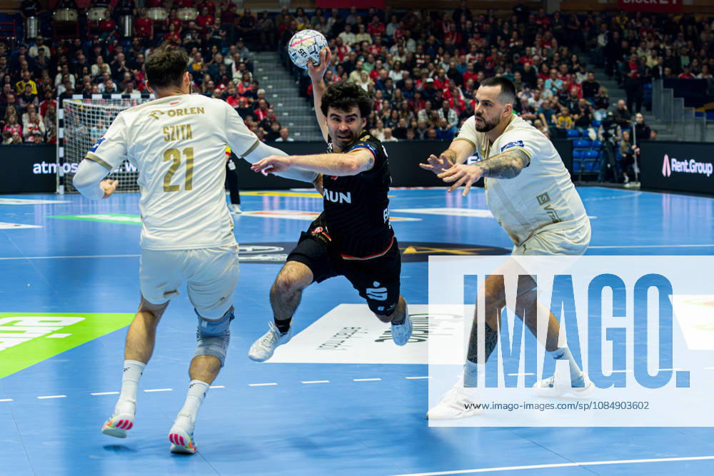 EHF Champions League 2026–2027 Group Stage Group B Match 5 MT Melsungen vs. Orlen Wisla Plock Pictured, from left, in a one-on-one battle: Zoltan Szita, Zoltan Szita (SPR), Erik Balenciaga (MT) and Leon Å uÅ¡nja Susnja (SPR) Rothenbach Hall, Hesse
