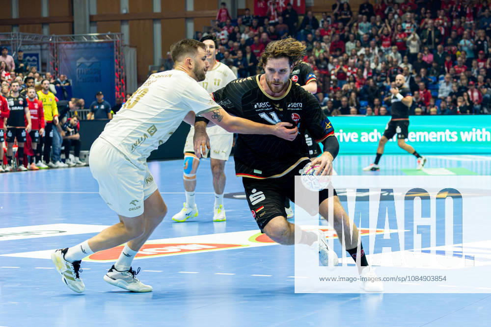 EHF Champions League 2026–2027 Group Stage Group B Match 5 MT Melsungen vs. Orlen Wisla Plock Pictured, from left, in a one-on-one battle: Zoran Ilic Ilic (SPR) and Johannes Golla (MT Rothenbach) Halle, Hesse
