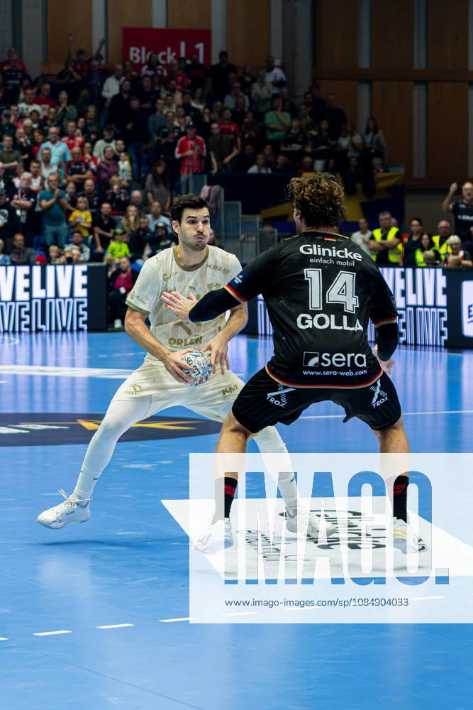 EHF Champions League 2026–2027 Group Stage Group B Match 5 MT Melsungen vs. Orlen Wisla Plock Pictured from left in a duel: Gergo Fazekas (SPR) and Johannes Golla (MT Rothenbach), Halle, Hesse